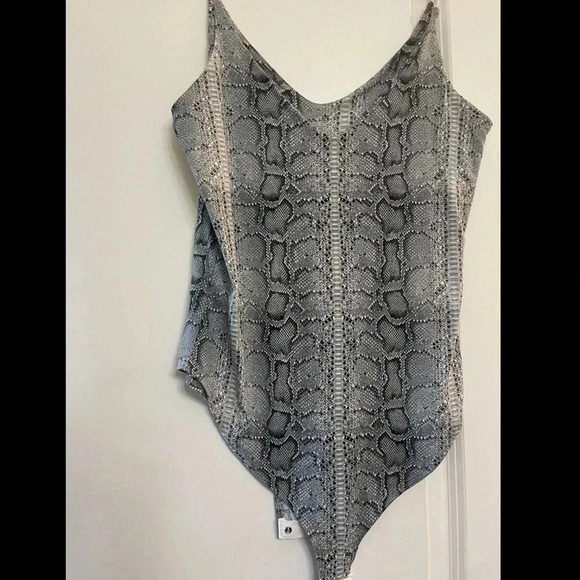 NWOT Gaze - Grey Bodysuit - M - Picture 2 of 3